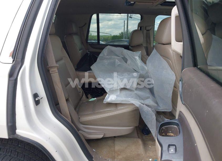 Photo 8 of 2015 Chevrolet Tahoe LTZ (VIN 1GNSCCKC5FR257966)