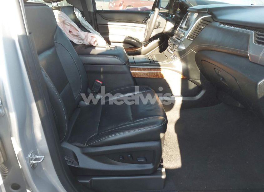 Photo 5 of 2019 Chevrolet Tahoe PREMIER (VIN 1GNSCCKC6KR209032)