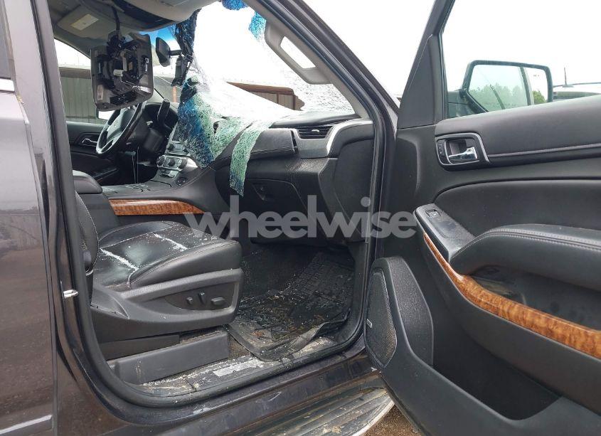 Photo 5 of 2018 Chevrolet Tahoe PREMIER (VIN 1GNSCCKC7JR304598)