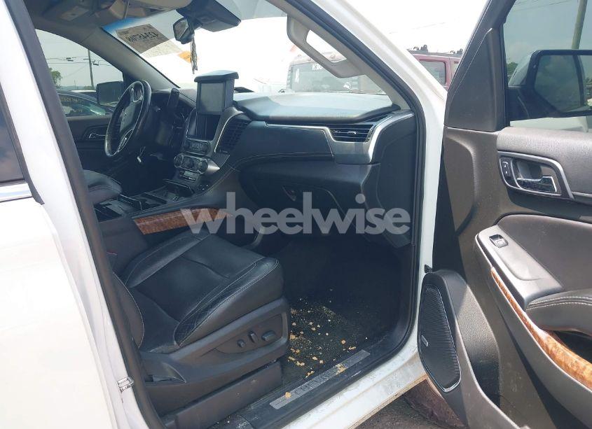 Photo 5 of 2018 Chevrolet Tahoe PREMIER (VIN 1GNSCCKC8JR257470)