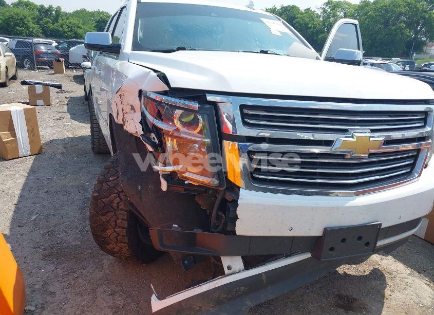 Photo 6 of 2018 Chevrolet Tahoe PREMIER (VIN 1GNSCCKC8JR257470)