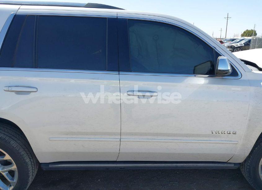 Photo 13 of 2019 Chevrolet Tahoe PREMIER (VIN 1GNSCCKC9KR256636)