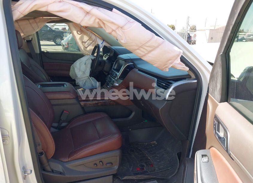 Photo 5 of 2019 Chevrolet Tahoe PREMIER (VIN 1GNSCCKC9KR256636)