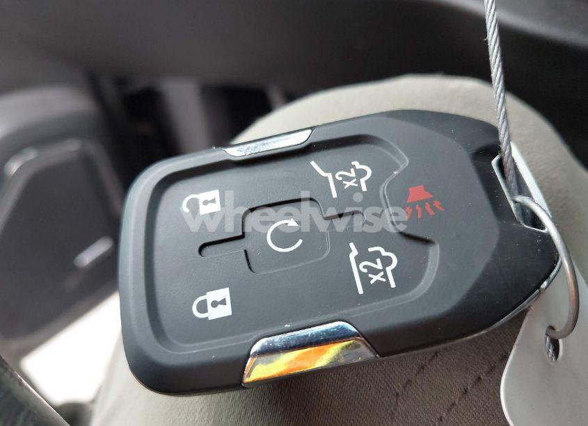 Photo 11 of 2015 Chevrolet Tahoe LTZ (VIN 1GNSCCKCXFR297881)