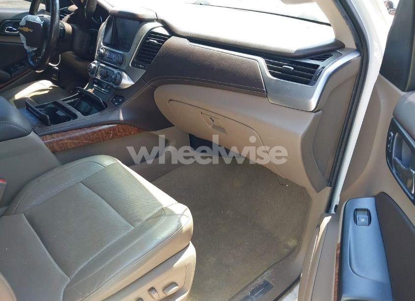 Photo 5 of 2018 Chevrolet Tahoe PREMIER (VIN 1GNSCCKCXJR324733)