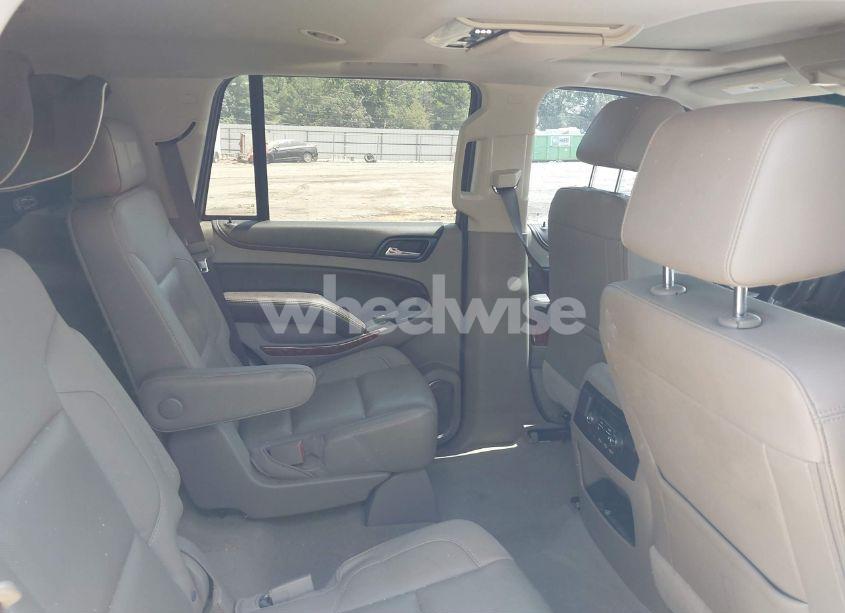 Photo 8 of 2018 Chevrolet Tahoe PREMIER (VIN 1GNSCCKCXJR324733)