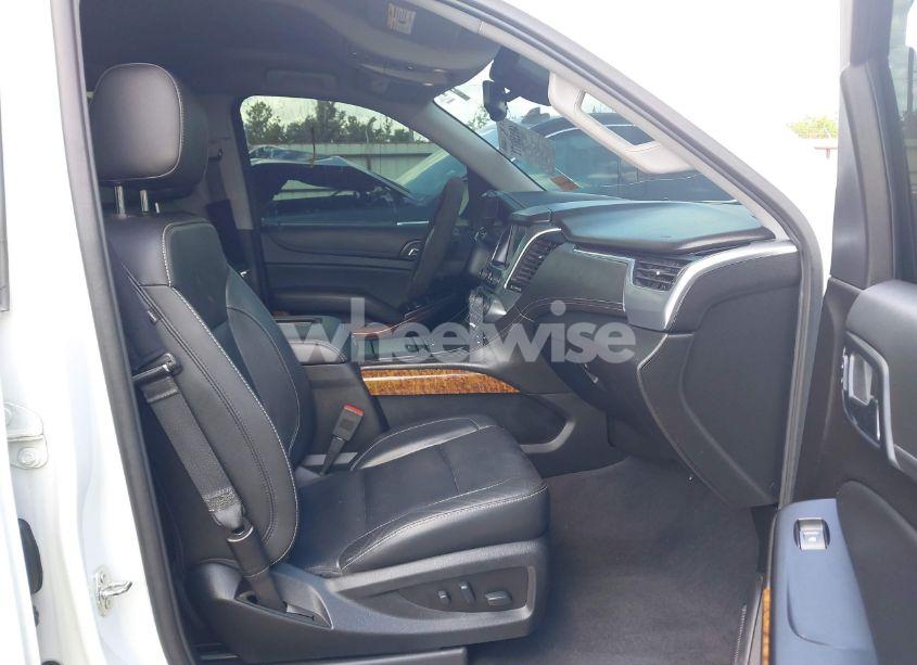 Photo 5 of 2020 Chevrolet Tahoe 2WD PREMIER (VIN 1GNSCCKCXLR215899)