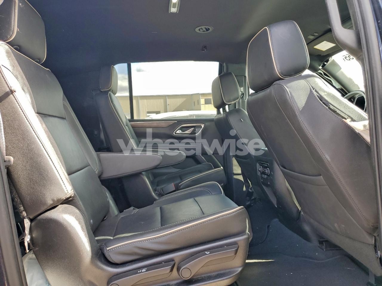 Photo 11 of 2023 CHEVROLET SUBURBAN C1500 PREMIER (VIN 1GNSCCKD0PR234833)