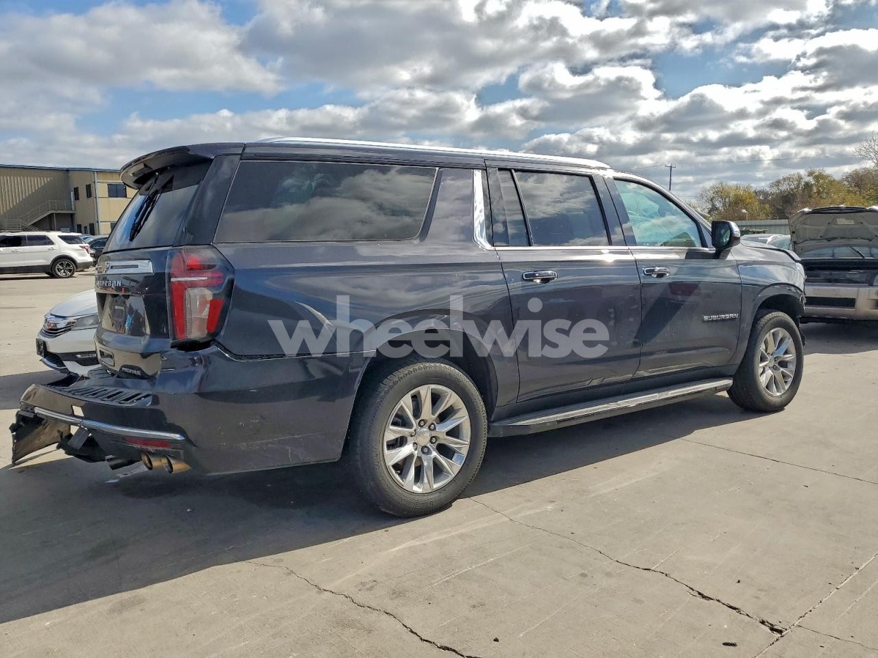 Photo 3 of 2023 CHEVROLET SUBURBAN C1500 PREMIER (VIN 1GNSCCKD0PR234833)