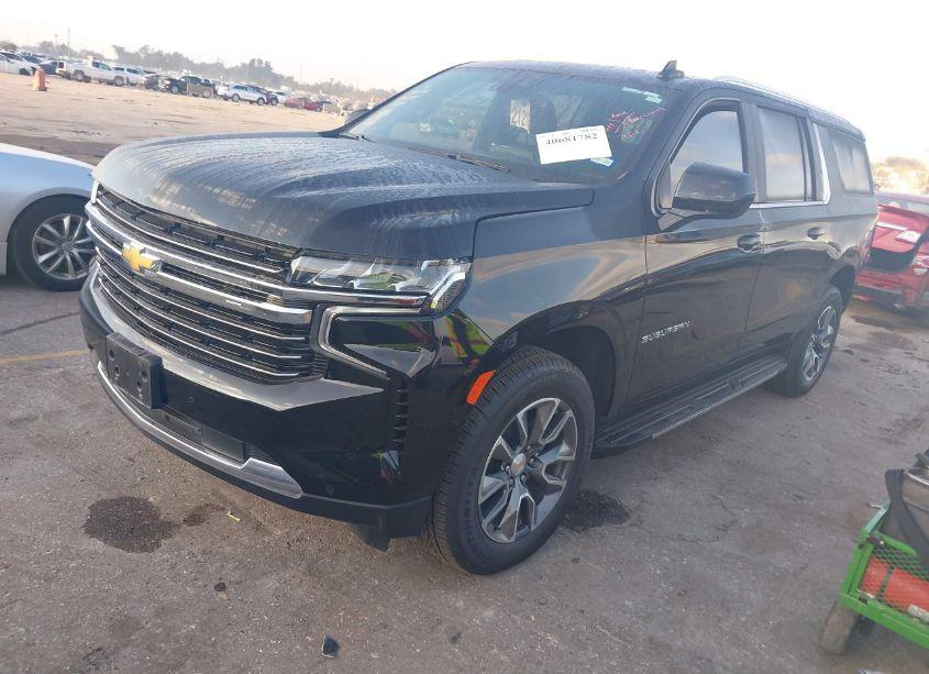 Photo 2 of 2024 Chevrolet Suburban 2WD LT (VIN 1GNSCCKD0RR257189)