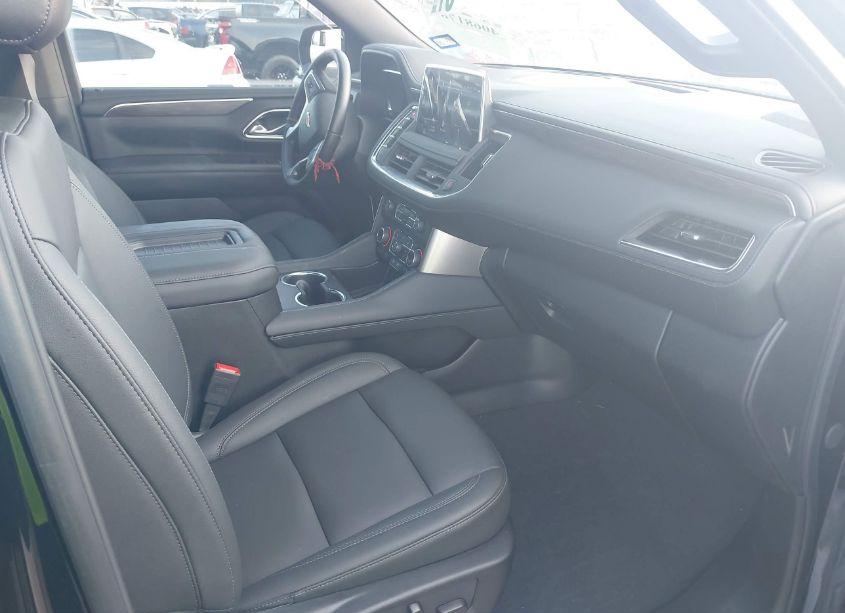 Photo 5 of 2024 Chevrolet Suburban 2WD LT (VIN 1GNSCCKD0RR257189)