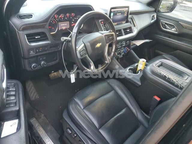 Photo 5 of 2021 CHEVROLET SUBURBAN C1500 LT N/A (VIN 1GNSCCKD1MR403009)