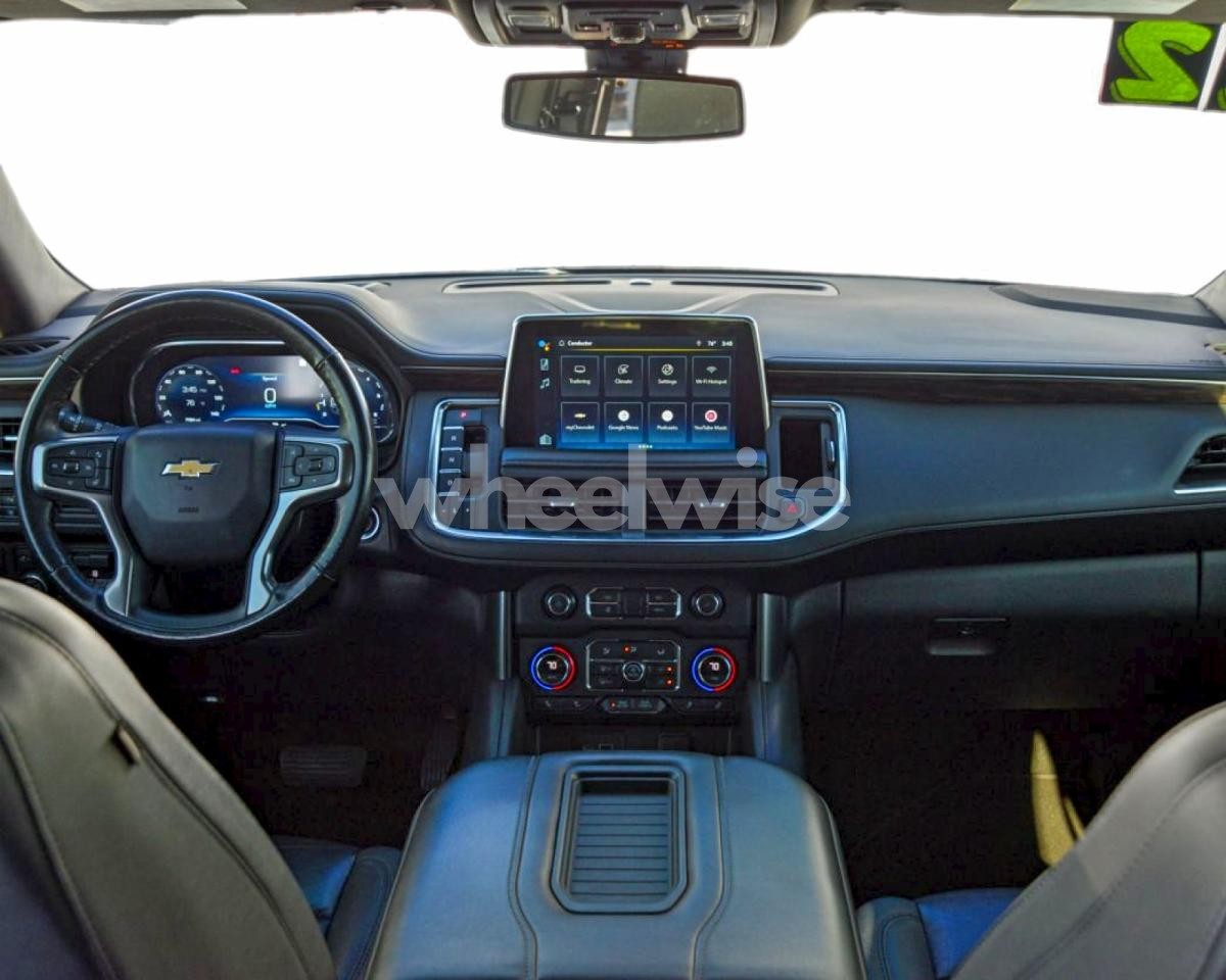 Photo 9 of 2022 CHEVROLET SUBURBAN C1500 LT (VIN 1GNSCCKD1NR180603)