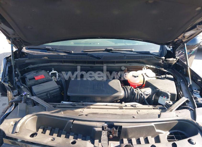 Photo 10 of 2024 Chevrolet Suburban 2WD LT (VIN 1GNSCCKD1RR196791)