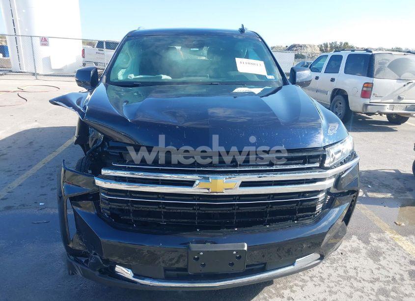 Photo 13 of 2024 Chevrolet Suburban 2WD LT (VIN 1GNSCCKD1RR196791)
