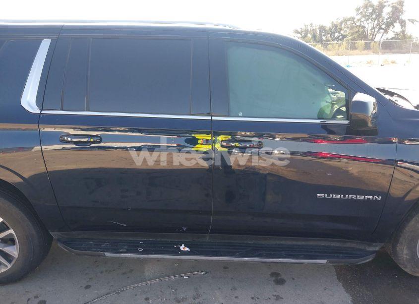 Photo 14 of 2024 Chevrolet Suburban 2WD LT (VIN 1GNSCCKD1RR196791)