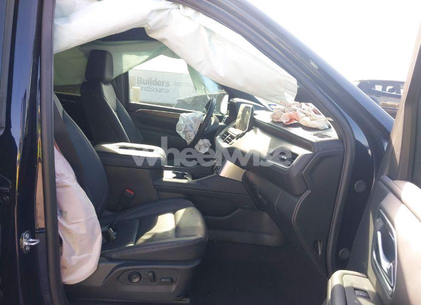 Photo 5 of 2024 Chevrolet Suburban 2WD LT (VIN 1GNSCCKD1RR196791)