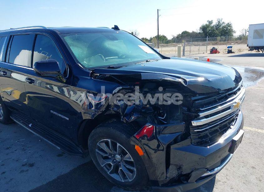 Photo 6 of 2024 Chevrolet Suburban 2WD LT (VIN 1GNSCCKD1RR196791)