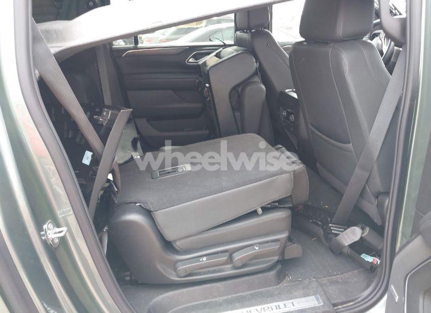 Photo 8 of 2024 Chevrolet Suburban 2WD LT (VIN 1GNSCCKD1RR221625)