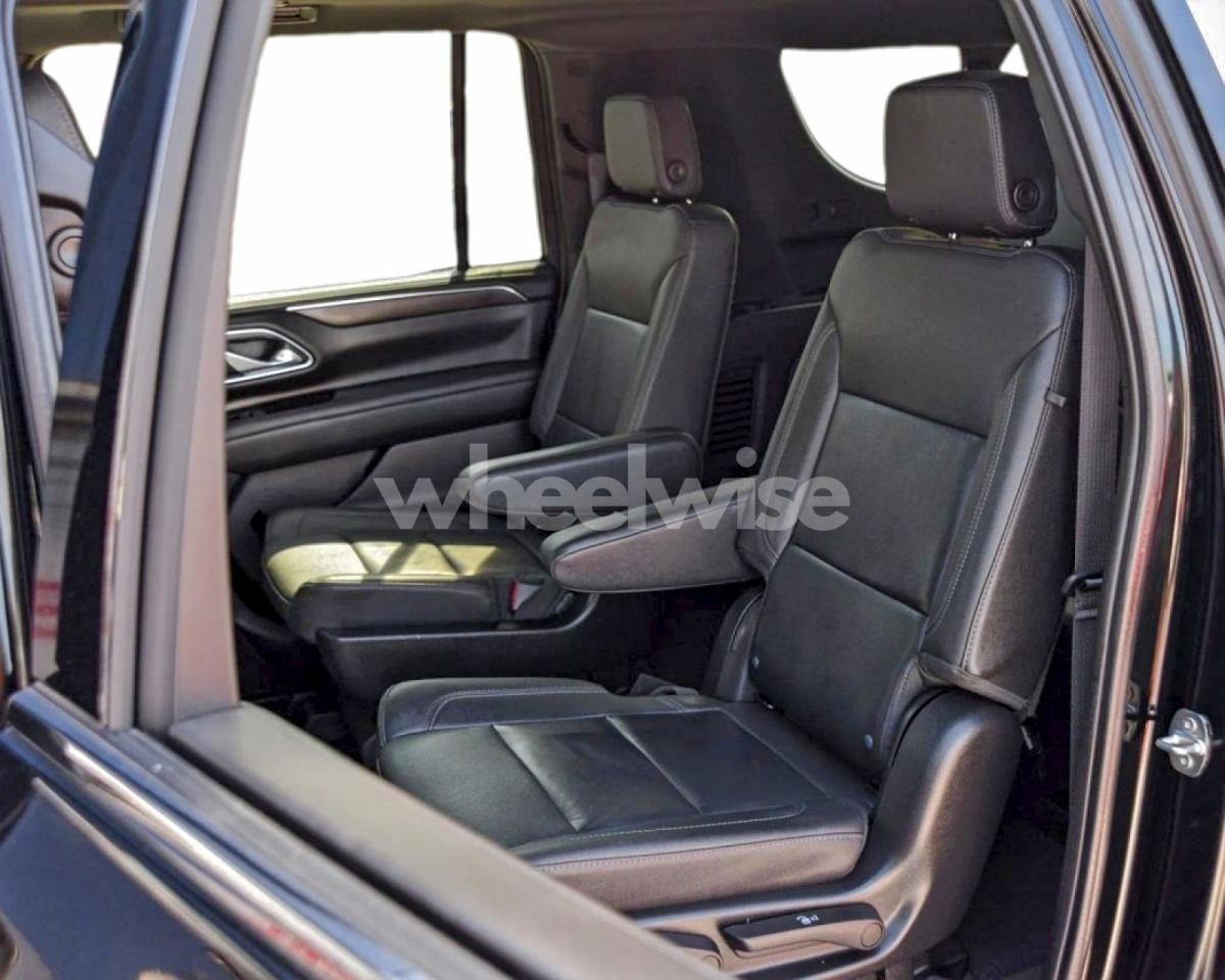 Photo 6 of 2024 CHEVROLET SUBURBAN C1500 LT (VIN 1GNSCCKD1RR261705)