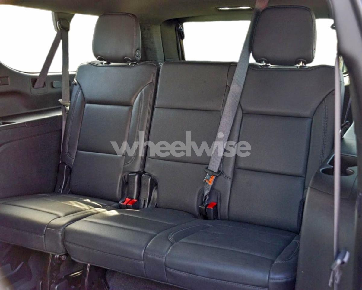 Photo 7 of 2024 CHEVROLET SUBURBAN C1500 LT (VIN 1GNSCCKD1RR261705)