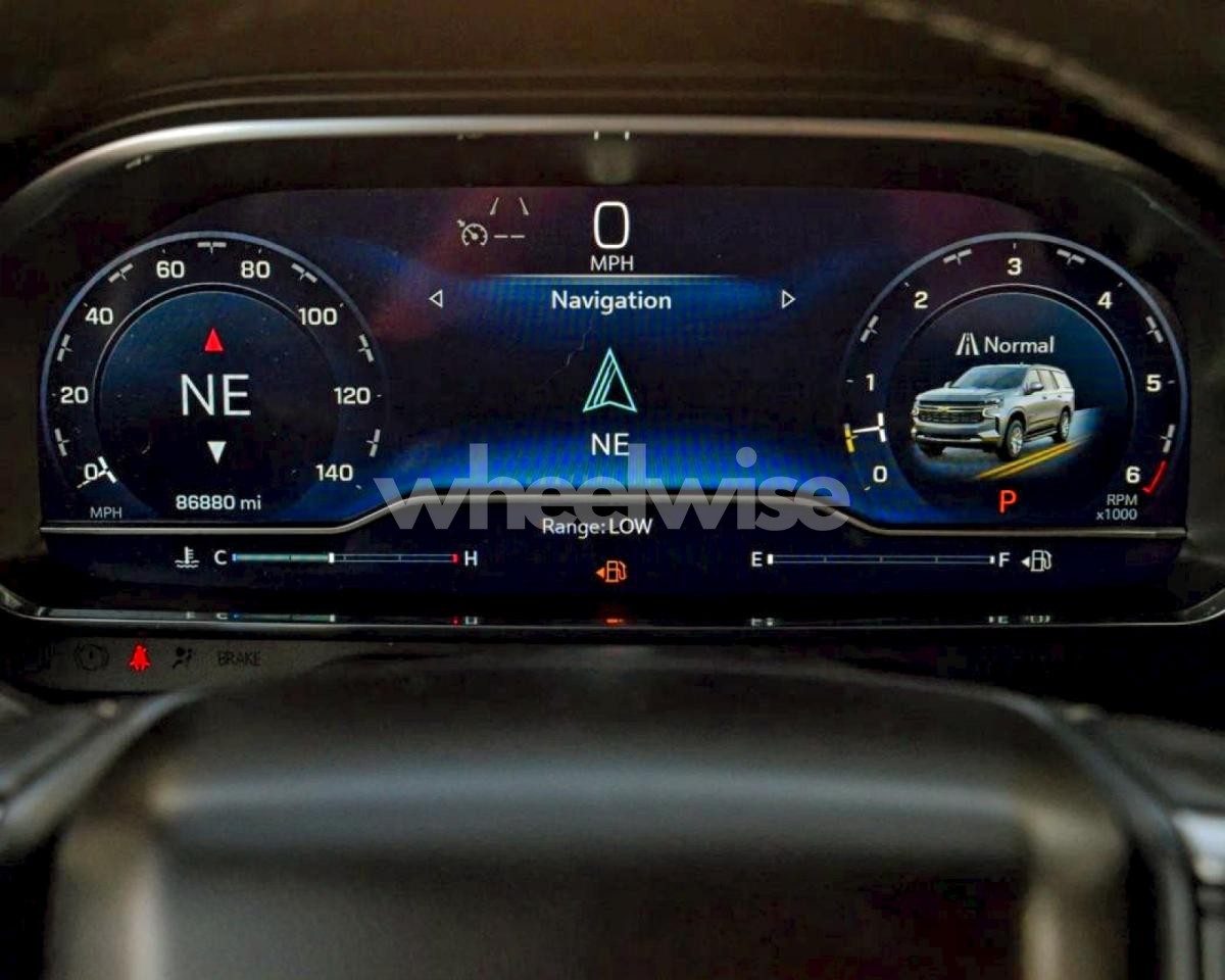 Photo 8 of 2024 CHEVROLET SUBURBAN C1500 LT (VIN 1GNSCCKD1RR261705)