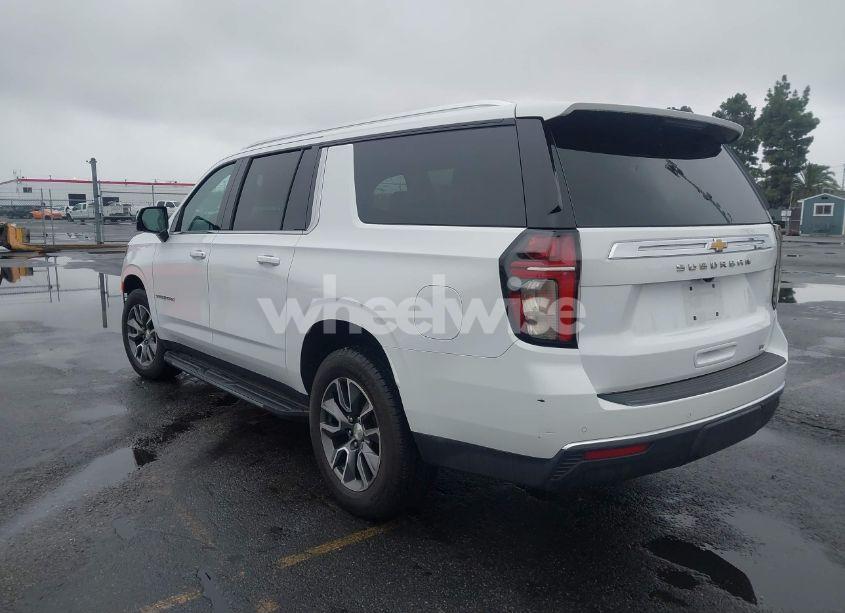 Photo 3 of 2021 Chevrolet Suburban 2WD LT (VIN 1GNSCCKD2MR150654)
