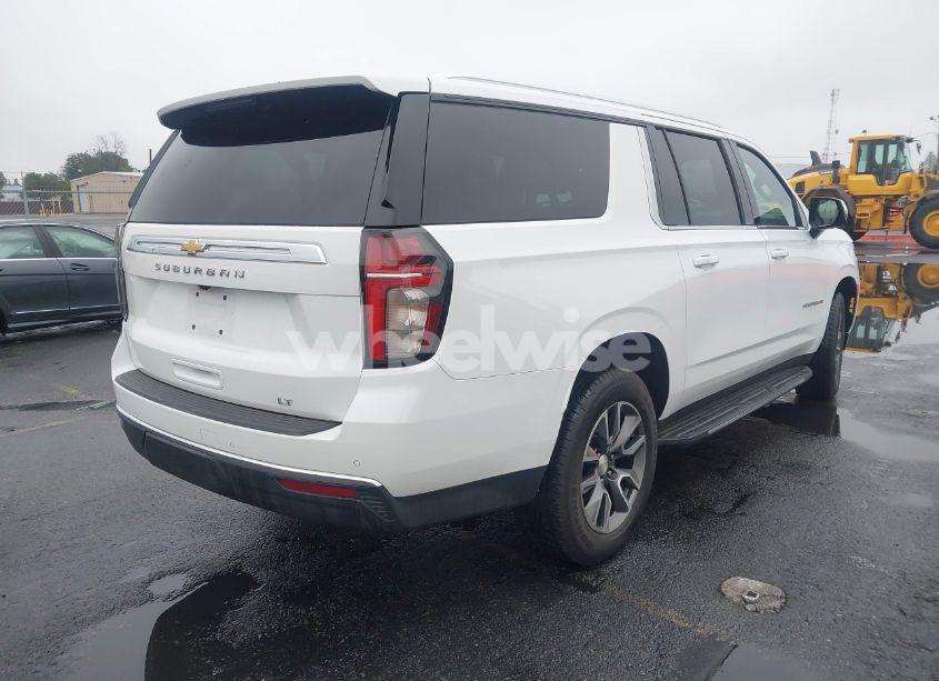 Photo 4 of 2021 Chevrolet Suburban 2WD LT (VIN 1GNSCCKD2MR150654)