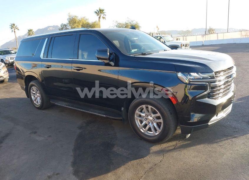 2021 Chevrolet Suburban 2WD LT (VIN 1GNSCCKD2MR328577) main photo