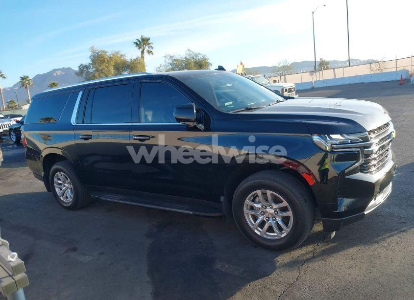 Photo 13 of 2021 Chevrolet Suburban 2WD LT (VIN 1GNSCCKD2MR328577)