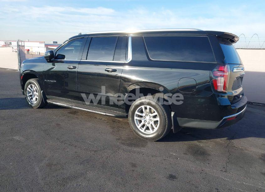 Photo 3 of 2021 Chevrolet Suburban 2WD LT (VIN 1GNSCCKD2MR328577)