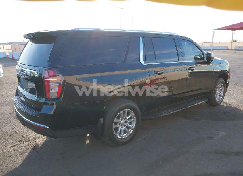 Photo 4 of 2021 Chevrolet Suburban 2WD LT (VIN 1GNSCCKD2MR328577)