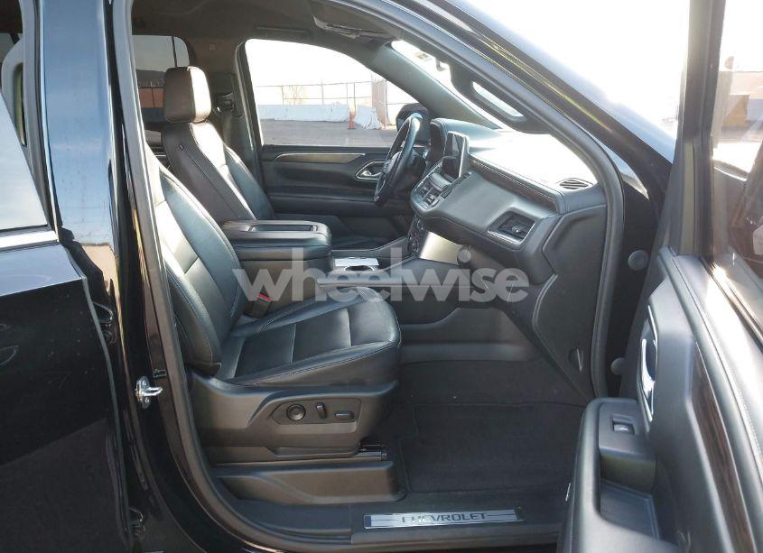 Photo 5 of 2021 Chevrolet Suburban 2WD LT (VIN 1GNSCCKD2MR328577)