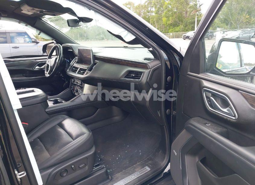 Photo 5 of 2022 Chevrolet Suburban 2WD LT (VIN 1GNSCCKD2NR201474)