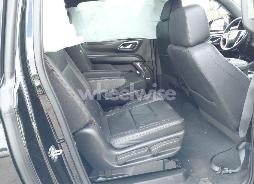 Photo 8 of 2022 Chevrolet Suburban 2WD LT (VIN 1GNSCCKD2NR201474)