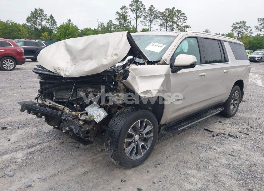 Photo 2 of 2023 Chevrolet Suburban 2WD LT (VIN 1GNSCCKD2PR170276)