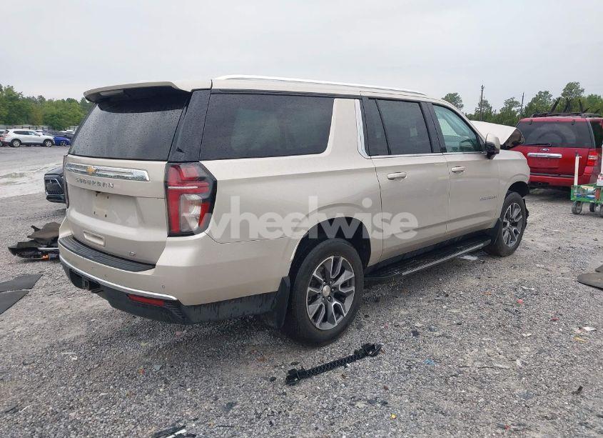 Photo 4 of 2023 Chevrolet Suburban 2WD LT (VIN 1GNSCCKD2PR170276)