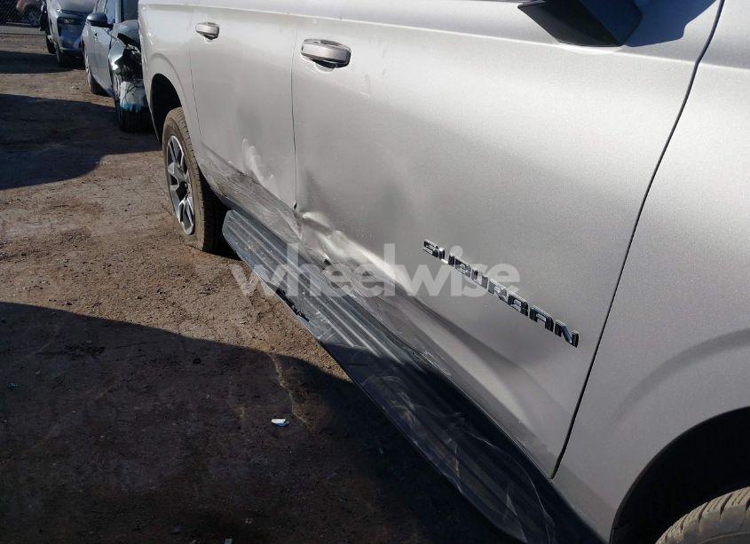 Photo 6 of 2023 Chevrolet Suburban 2WD LT (VIN 1GNSCCKD2PR522272)