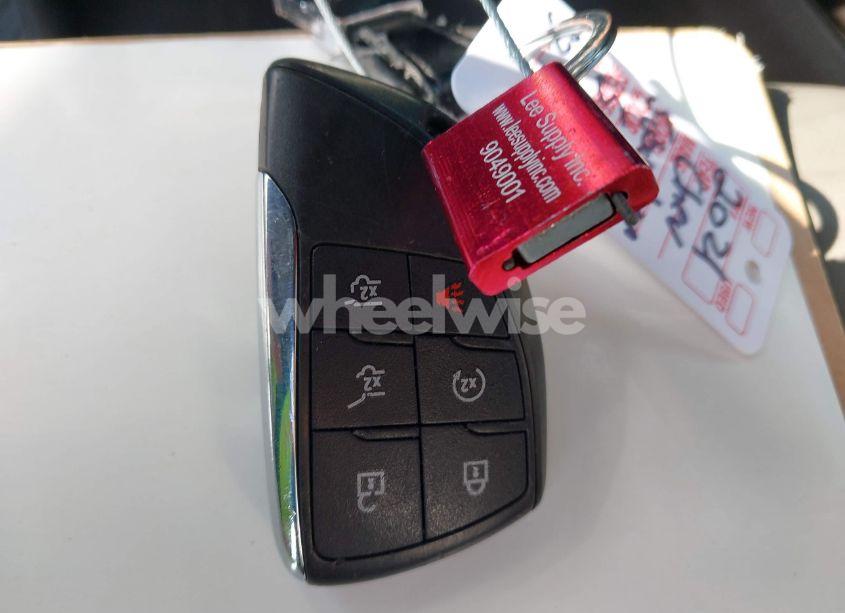 Photo 11 of 2021 Chevrolet Suburban 2WD LT (VIN 1GNSCCKD3MR195196)