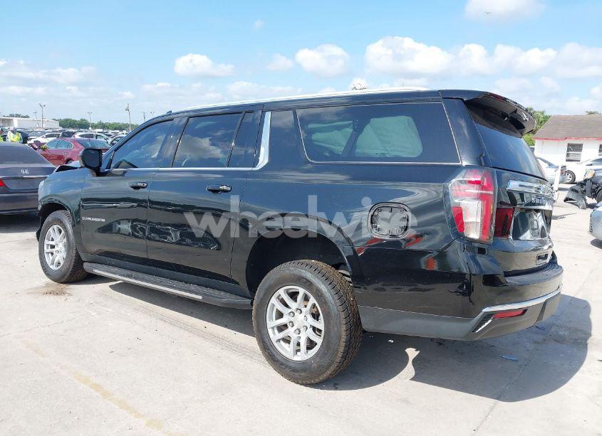 Photo 3 of 2021 Chevrolet Suburban 2WD LT (VIN 1GNSCCKD3MR195196)