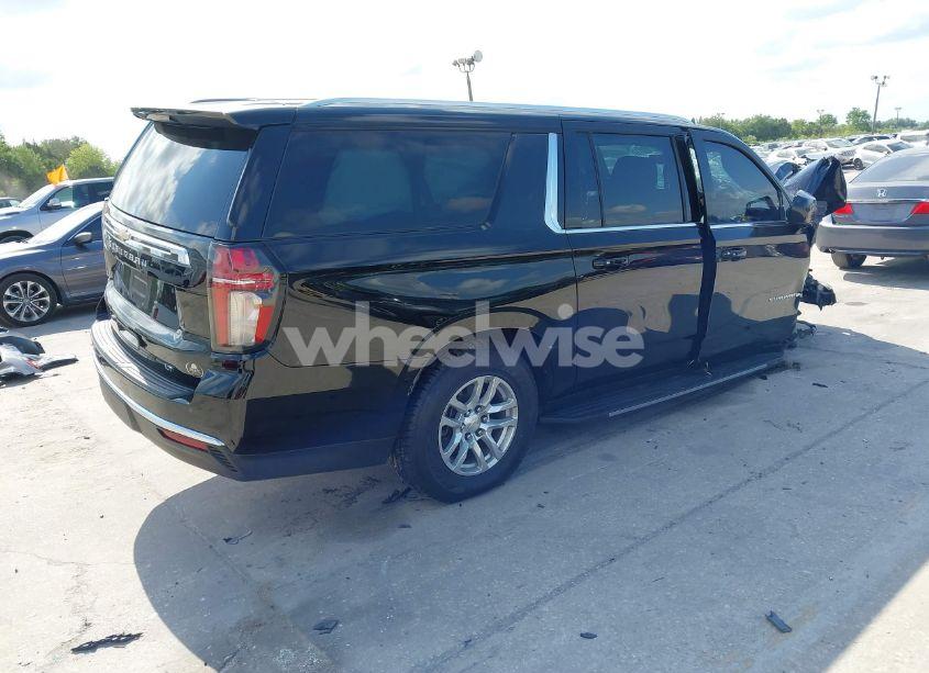 Photo 4 of 2021 Chevrolet Suburban 2WD LT (VIN 1GNSCCKD3MR195196)