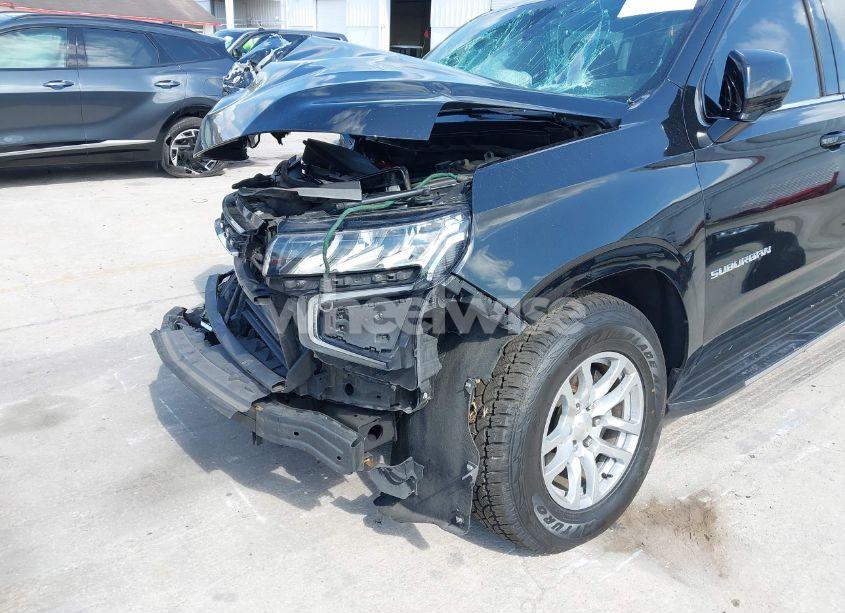 Photo 6 of 2021 Chevrolet Suburban 2WD LT (VIN 1GNSCCKD3MR195196)