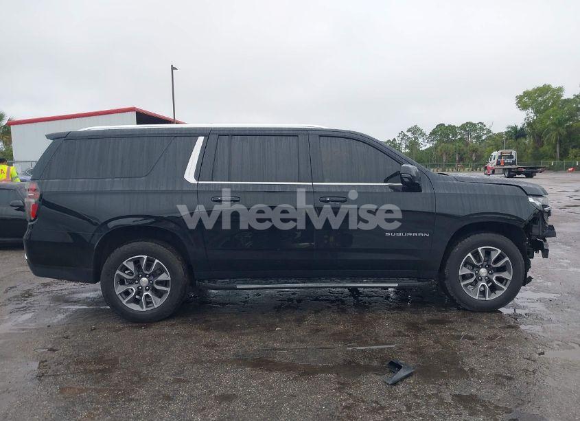 Photo 13 of 2023 Chevrolet Suburban 2WD LT (VIN 1GNSCCKD3PR323344)