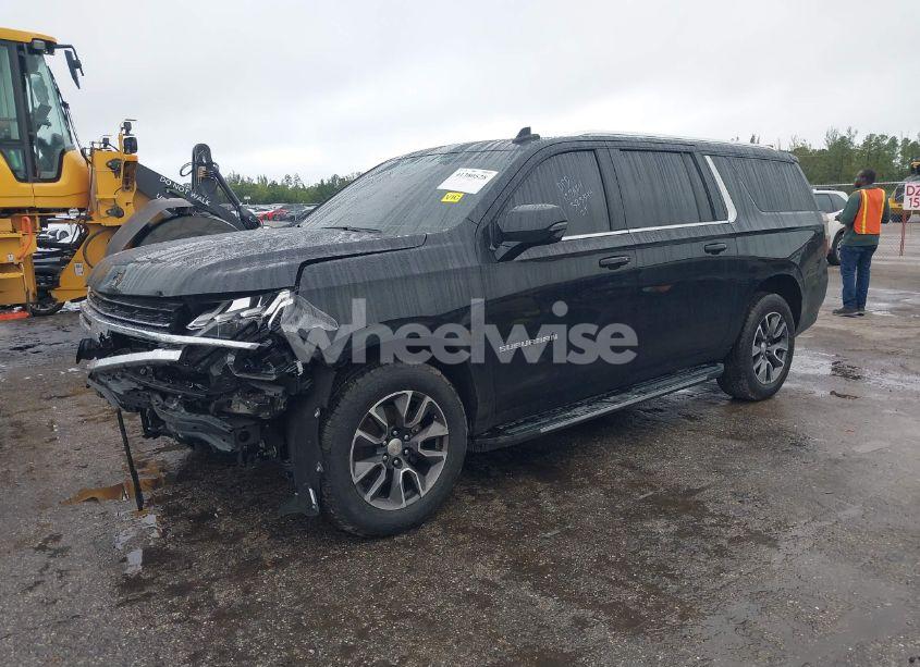 Photo 2 of 2023 Chevrolet Suburban 2WD LT (VIN 1GNSCCKD3PR323344)