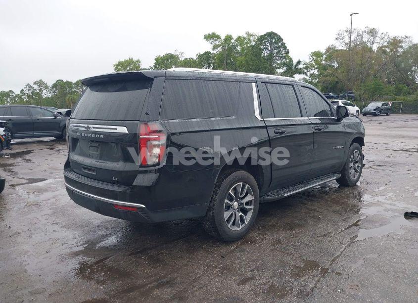 Photo 4 of 2023 Chevrolet Suburban 2WD LT (VIN 1GNSCCKD3PR323344)