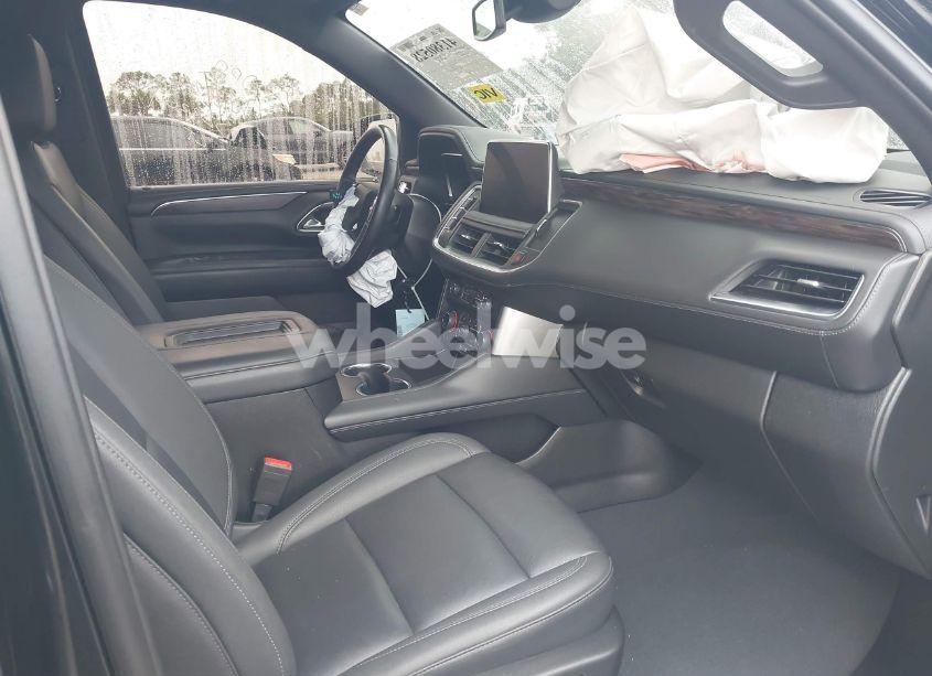 Photo 5 of 2023 Chevrolet Suburban 2WD LT (VIN 1GNSCCKD3PR323344)