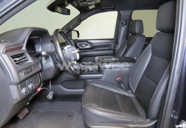 Photo 5 of 2023 CHEVROLET SUBURBAN C1500 LT (VIN 1GNSCCKD4PR363674)