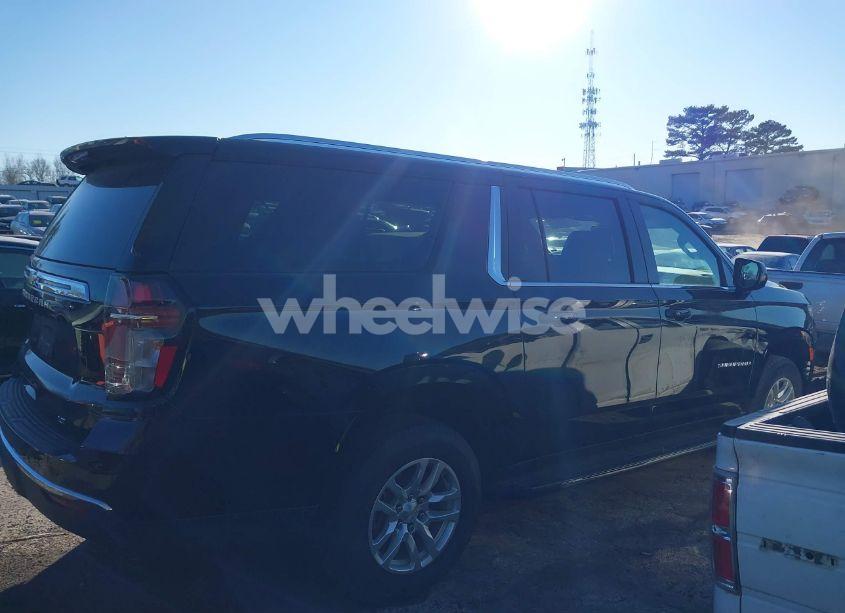 Photo 13 of 2023 Chevrolet Suburban 2WD LT (VIN 1GNSCCKD4PR411304)