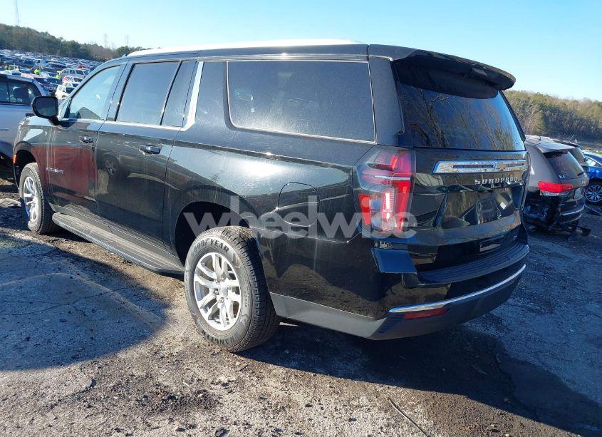 Photo 3 of 2023 Chevrolet Suburban 2WD LT (VIN 1GNSCCKD4PR411304)