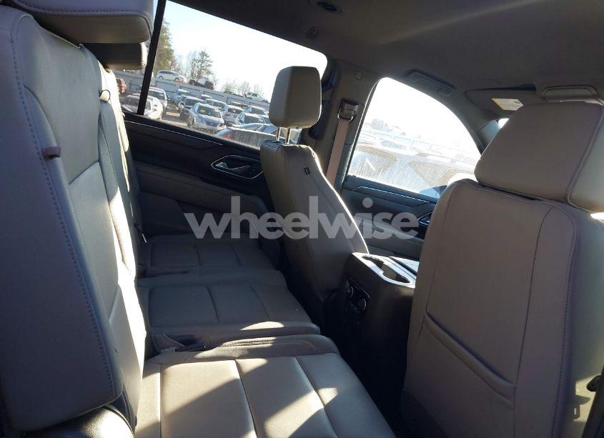 Photo 8 of 2023 Chevrolet Suburban 2WD LT (VIN 1GNSCCKD4PR411304)